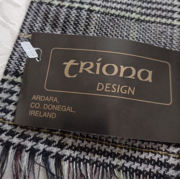 New 🎀 Donegal Ireland tweed wool plaid tartan scarf